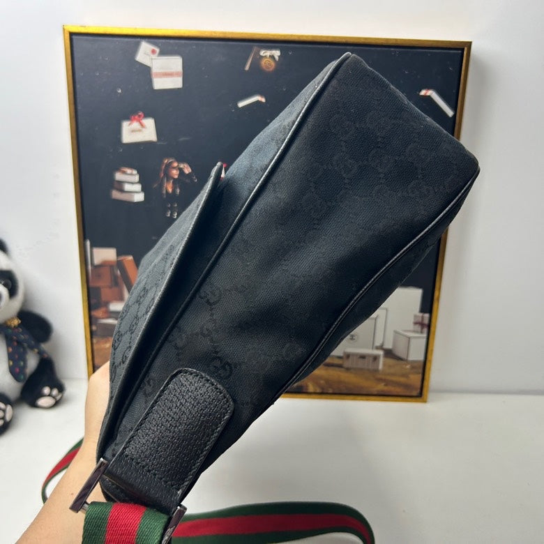 🤵New pre loved Gucci Canvas messenger bag()