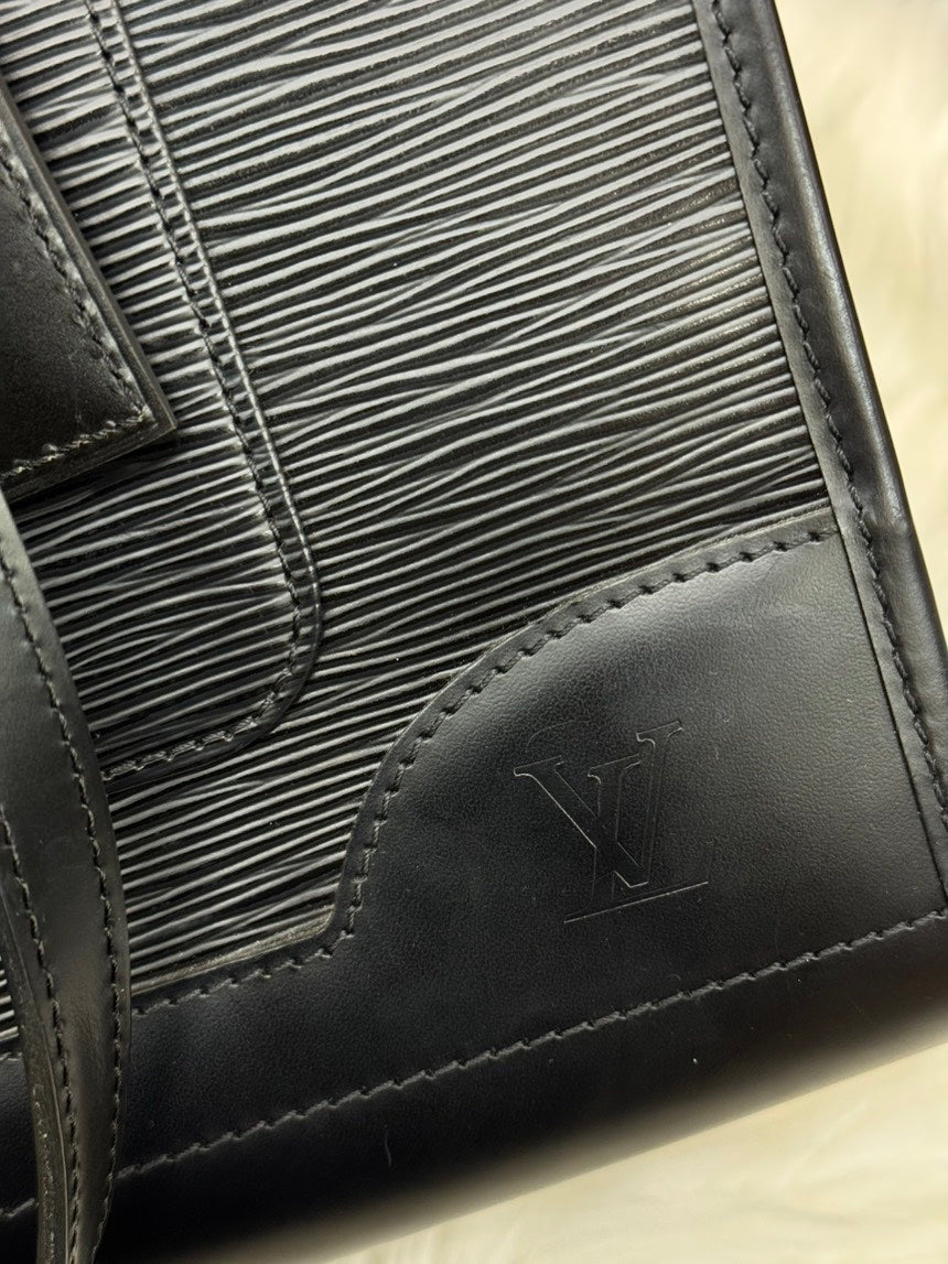 Preloved Louis Vuitton EPI Madeleine GM Black Leather Tote
