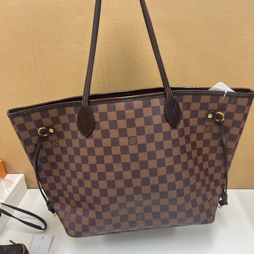Preloved LV neverfull M size (bit better condition) E9975