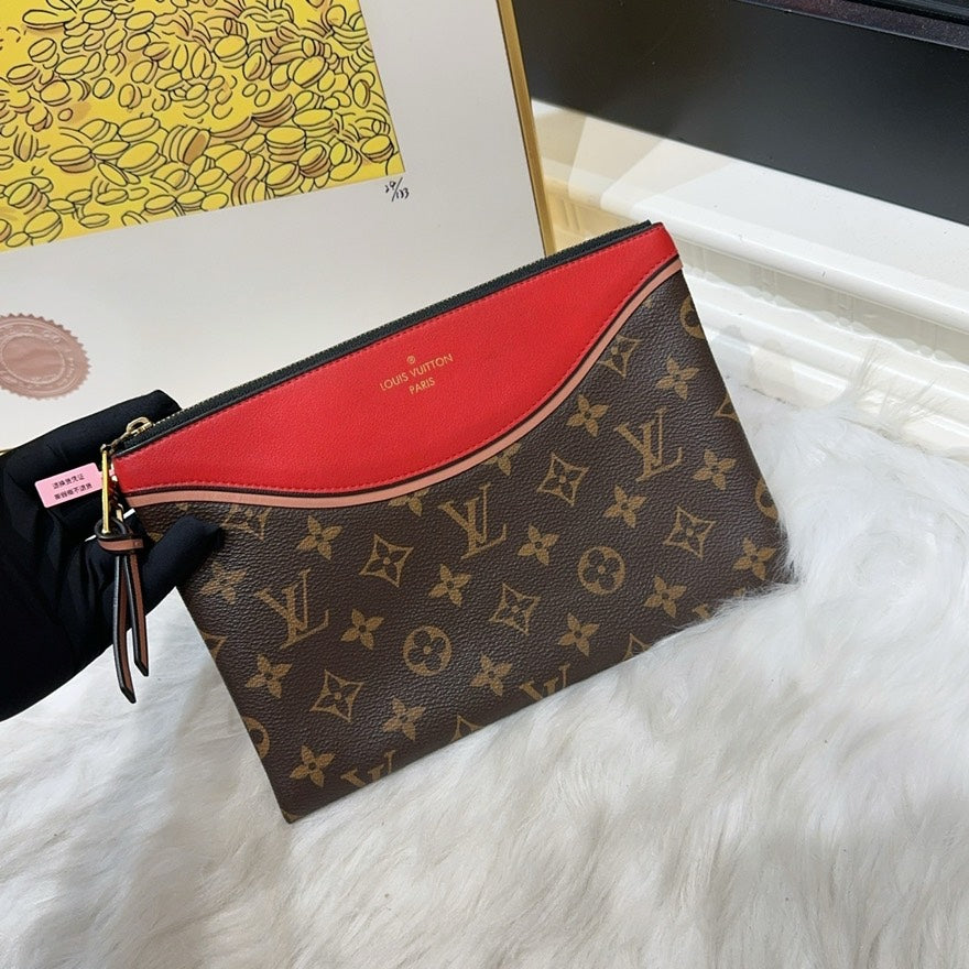 Preloved LV clutch