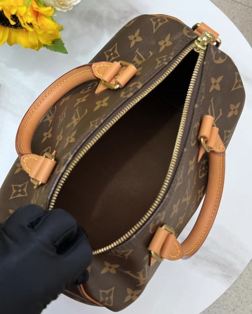 Preloved Louis Vuitton Speedy 25 Monogram 12349