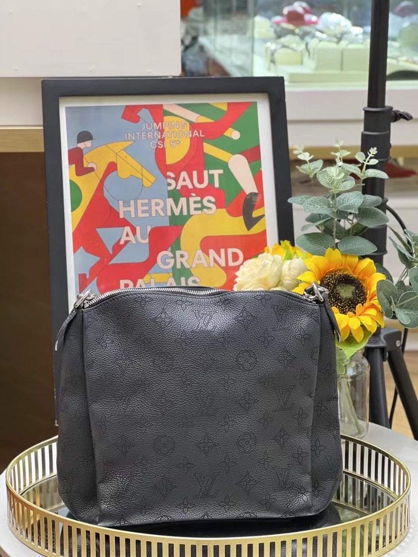 Preloved Louis Vuitton BABYLONE CHAIN BB Black 27*24cm 11205