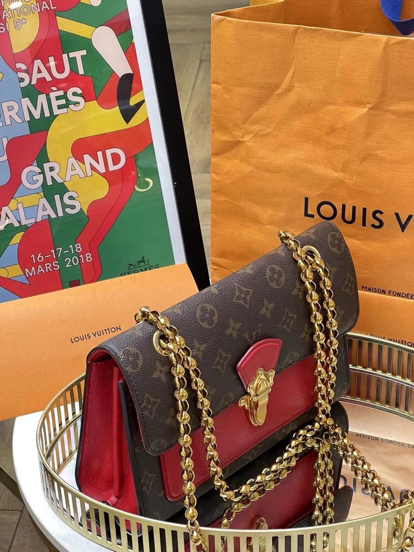 Preloved Louis Vuitton VICTOIRE Bag 26*18cm 10411