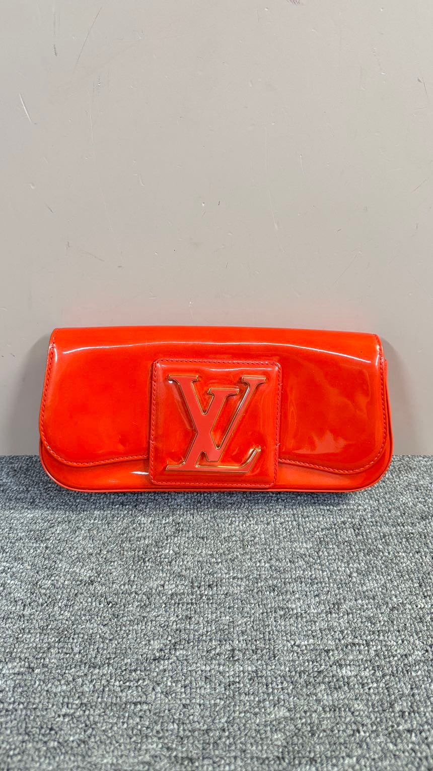 Preloved Louis Vuitton clutch