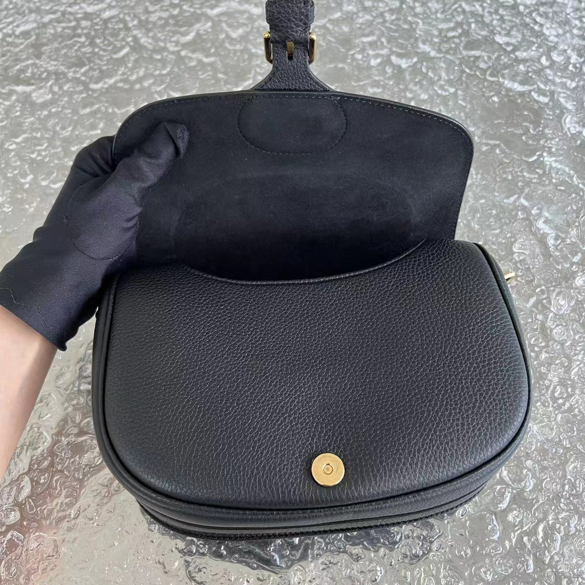*Receipt* Caviar Bobby Medium Grained Calfskin Black Golden Hardware