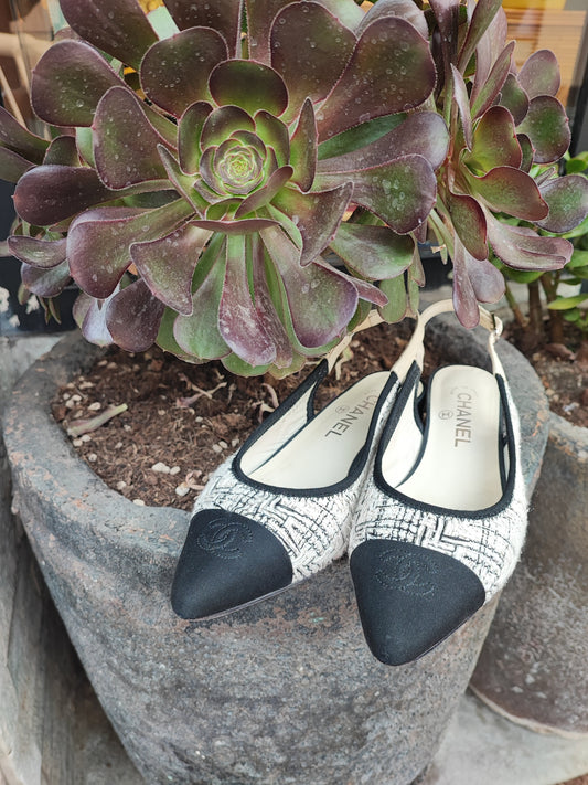 Chanel - Slingback Tweed blanc cassé T37 1/2