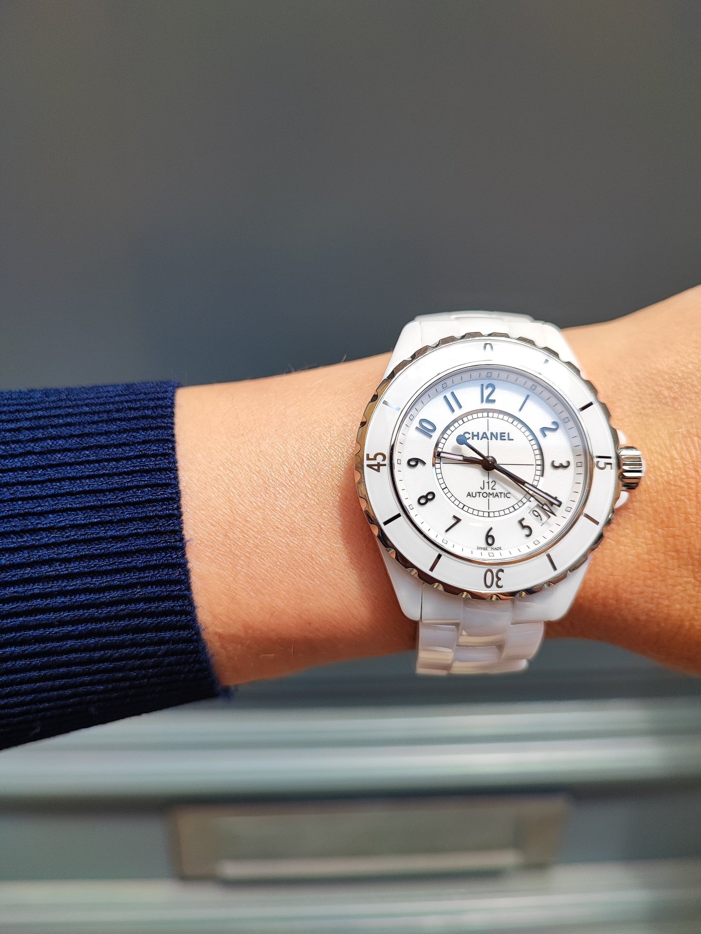 Chanel - Montre J12 blanche céramique