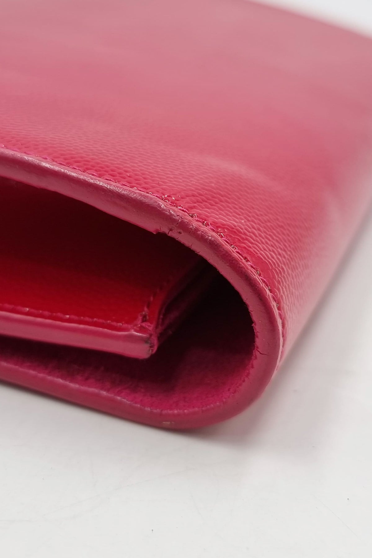 Classic Monogram Kate Clutch Fuchsia