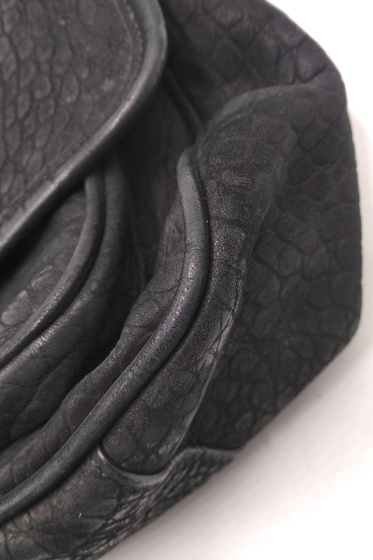 Medium Niki Crocodile Embossed Black