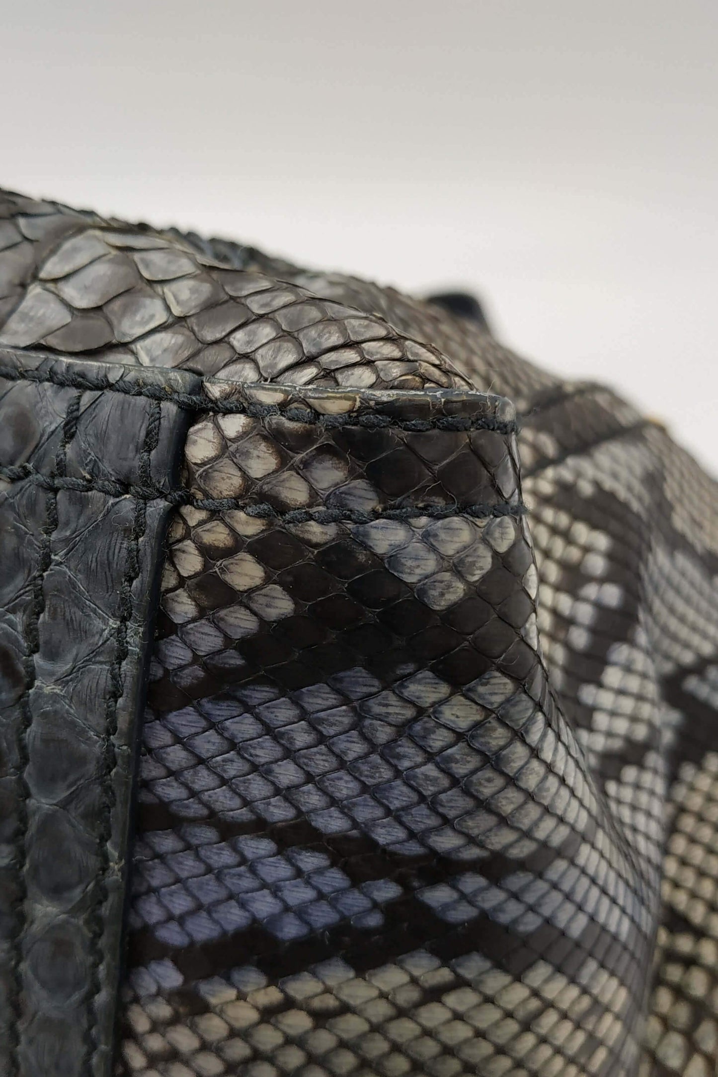 Python Downtown Tote Grey Blue