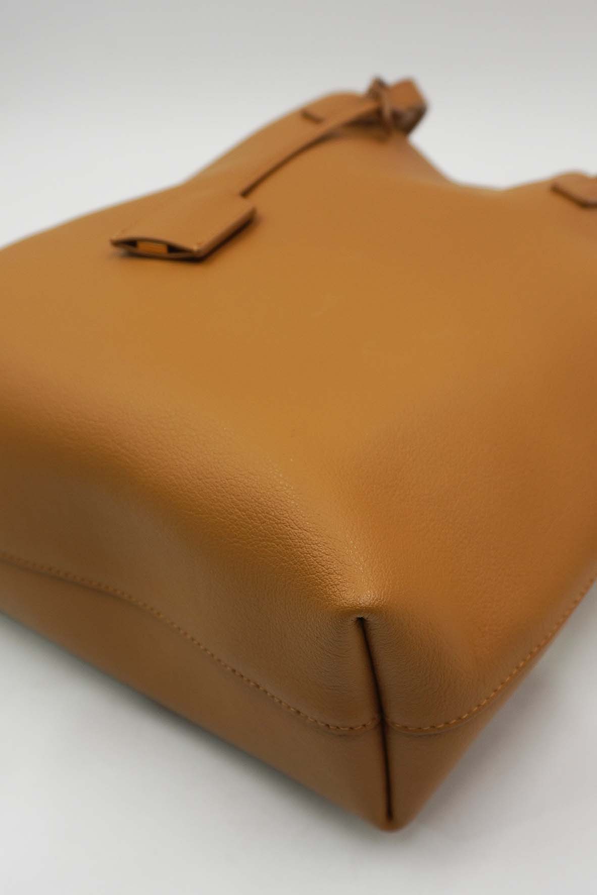 Toy N/S Avec Tass Shopping Tote Tan