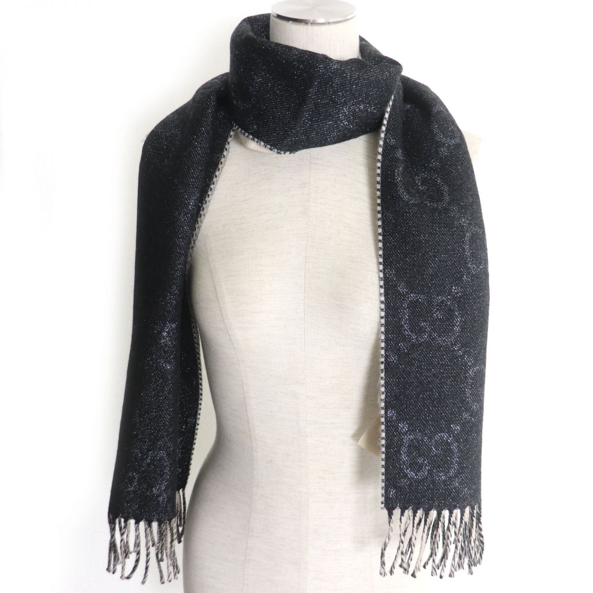 GUCCI scarf See photo Black x beige Women 34�~190cm Used
