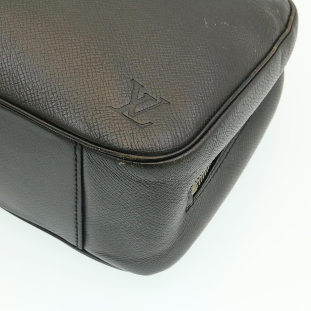LOUIS VUITTON Taiga Trousse ToiletteGM Clutch Bag Black M30212 LV Auth th2045
