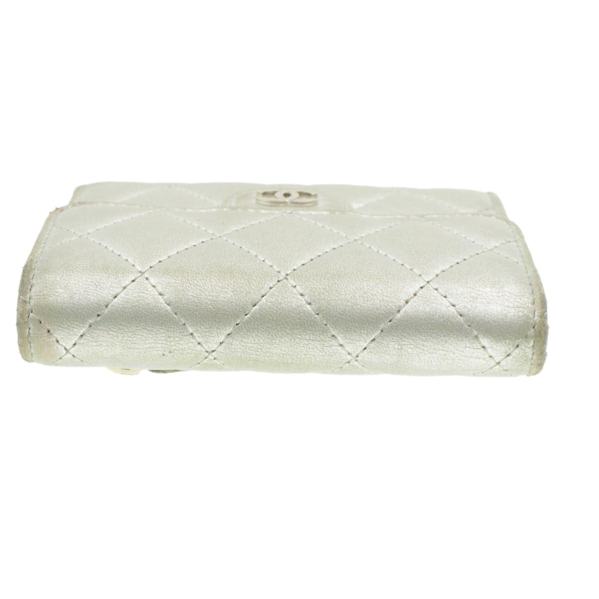 Top Quality Chanel Matelasse Bifold Wallet Silver CC Auth cr620