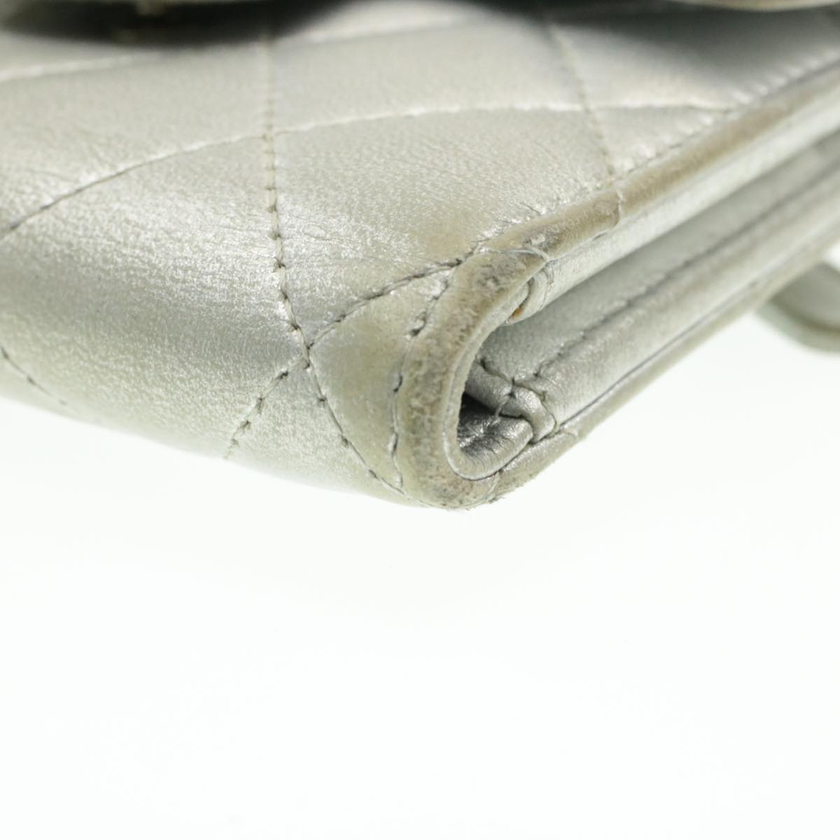 Top Quality Chanel Matelasse Bifold Wallet Silver CC Auth cr620