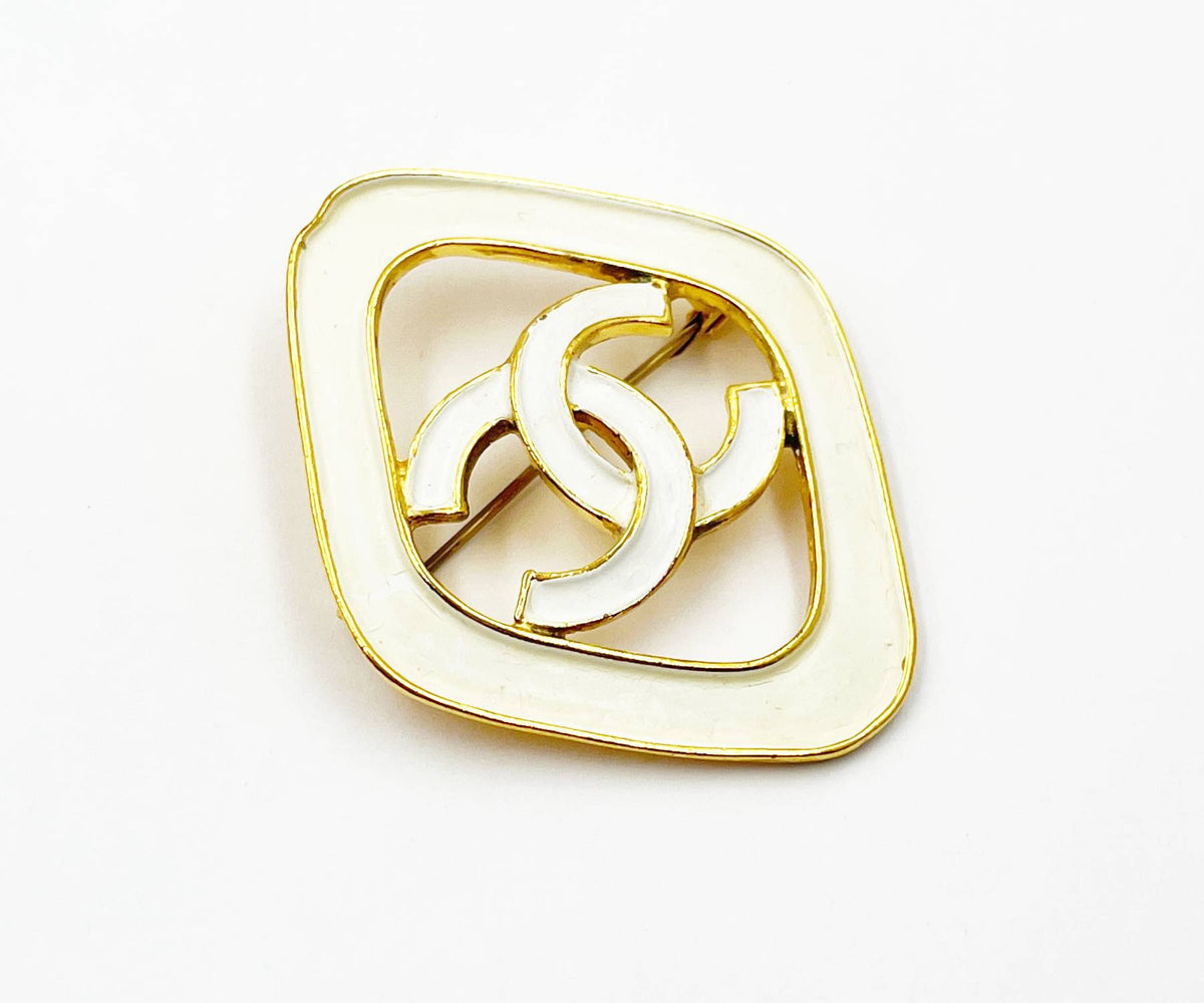 CHANEL Rare Vintage Gold Plated Argyle White CC Brooch