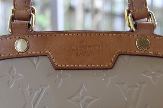 Louis Vuitton Brea MM, Vernis Monogram Leather  Beige