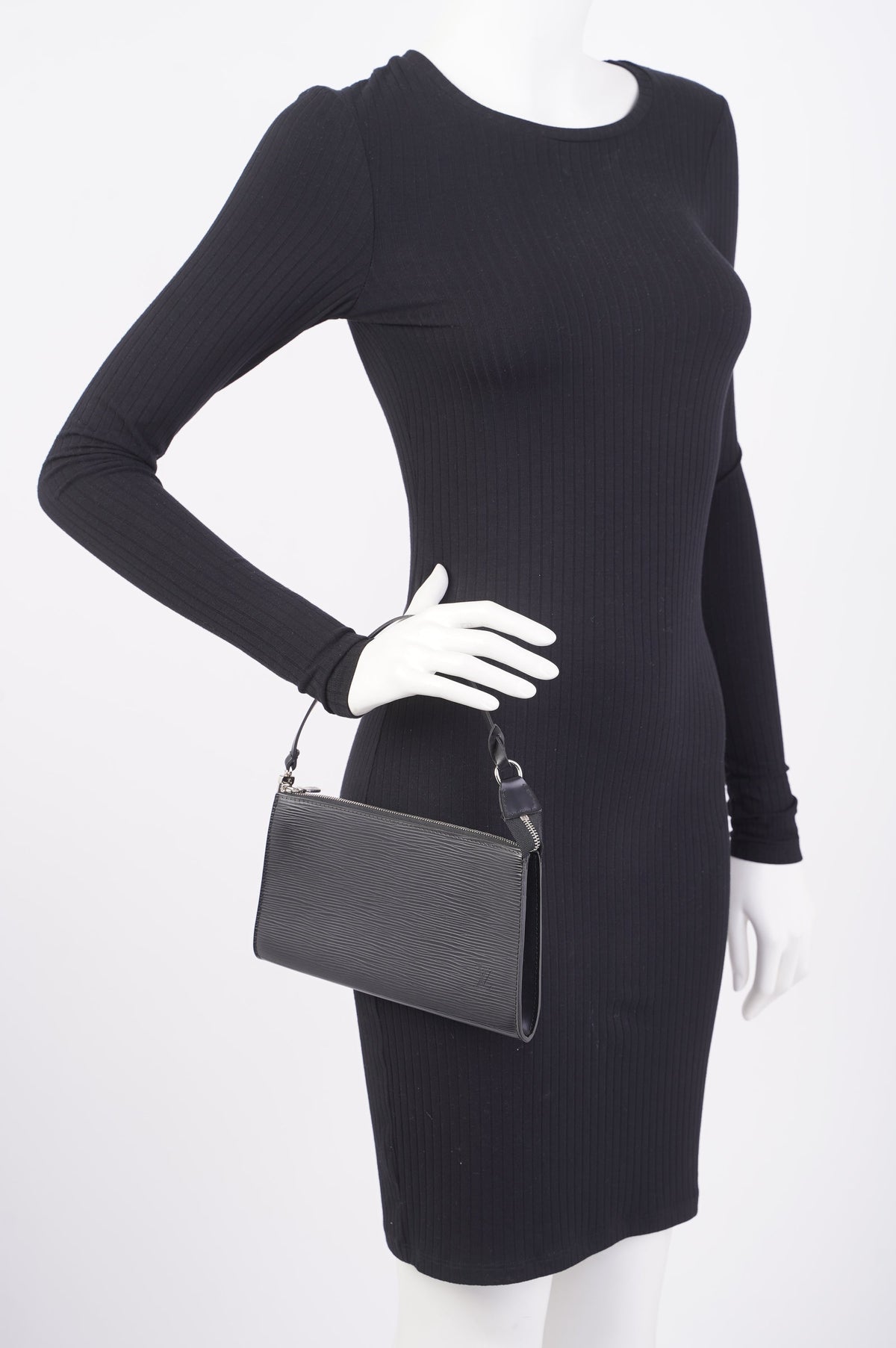 Louis Vuitton Pochette Black Epi Leather