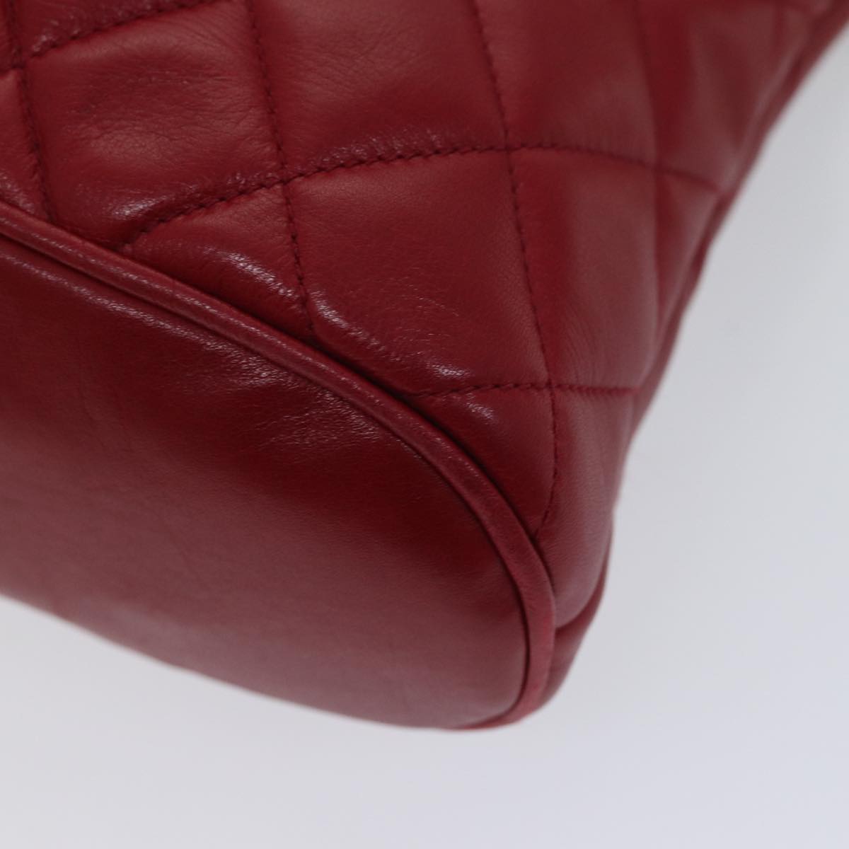 Top Quality Chanel Matelasse Chain Shoulder Bag Leather Red CC Auth yk11662