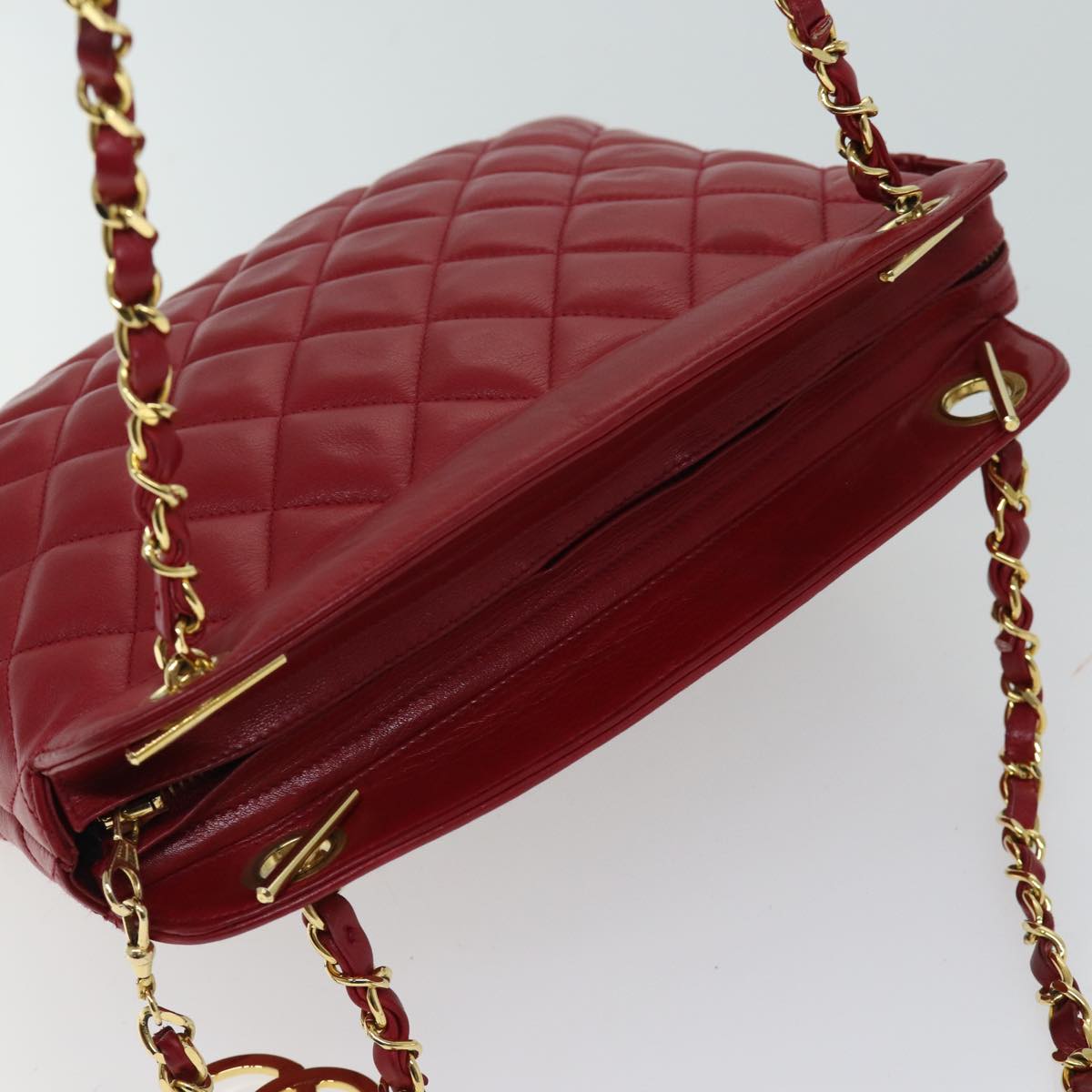 Top Quality Chanel Matelasse Chain Shoulder Bag Leather Red CC Auth yk11662