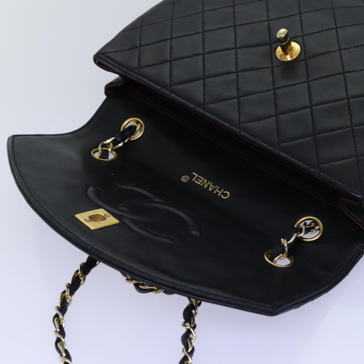 Top Quality Chanel Matelasse Turn Lock Chain Shoulder Bag Lamb Skin Black CC Auth yk12901A