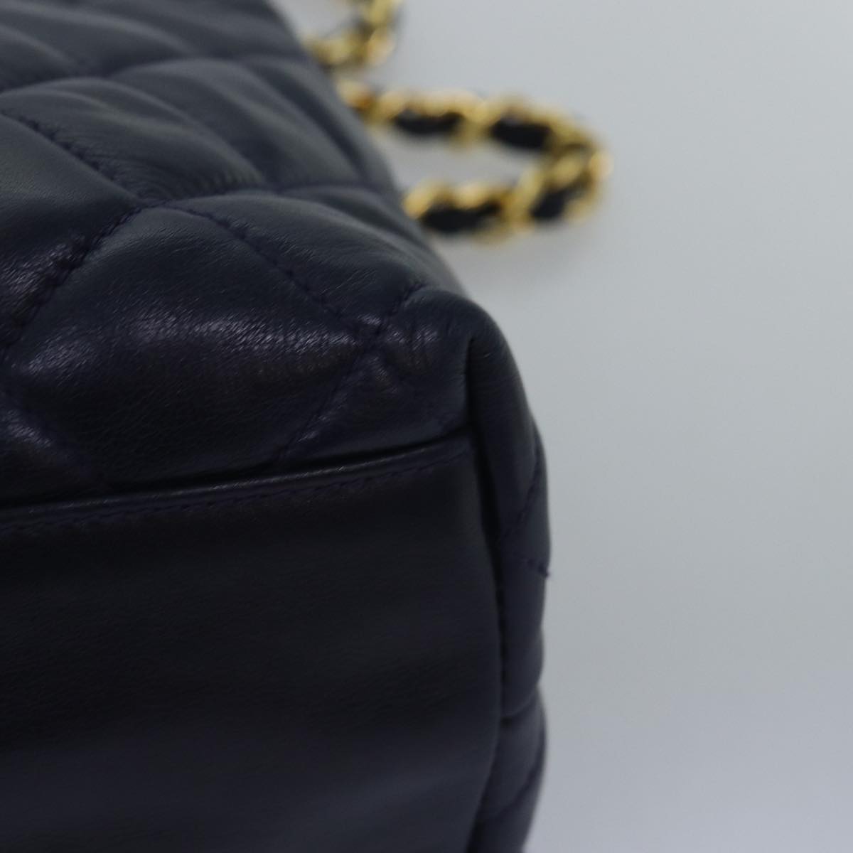 Top Quality Chanel Matelasse Chain Shoulder Bag Lamb Skin Navy CC Auth yk12992