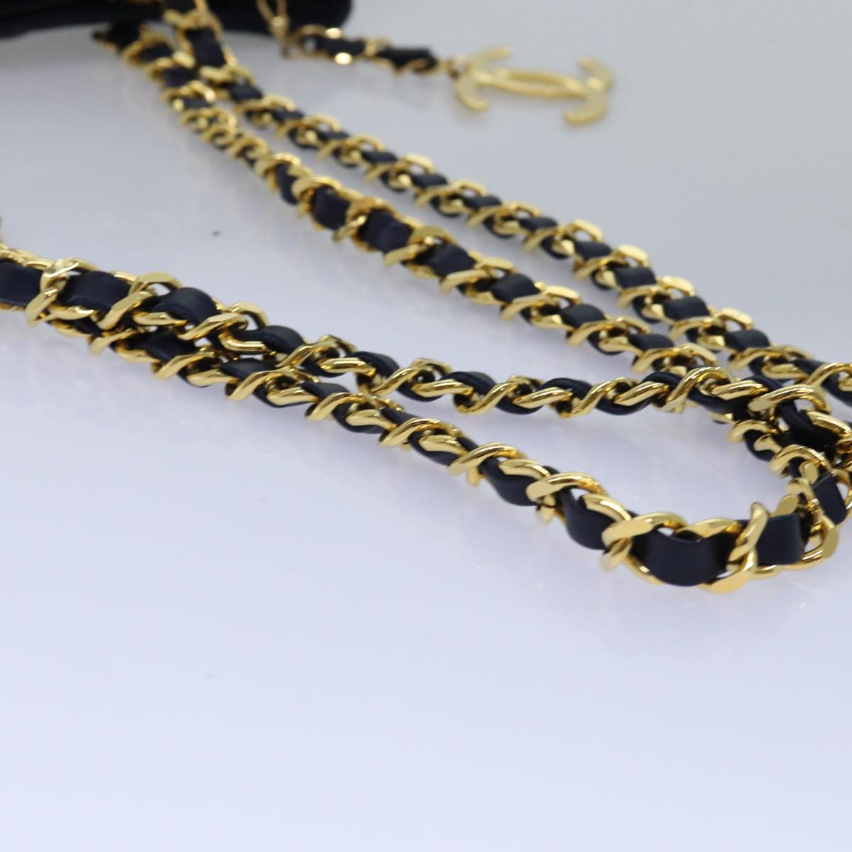 Top Quality Chanel Matelasse Chain Shoulder Bag Lamb Skin Navy CC Auth yk12992