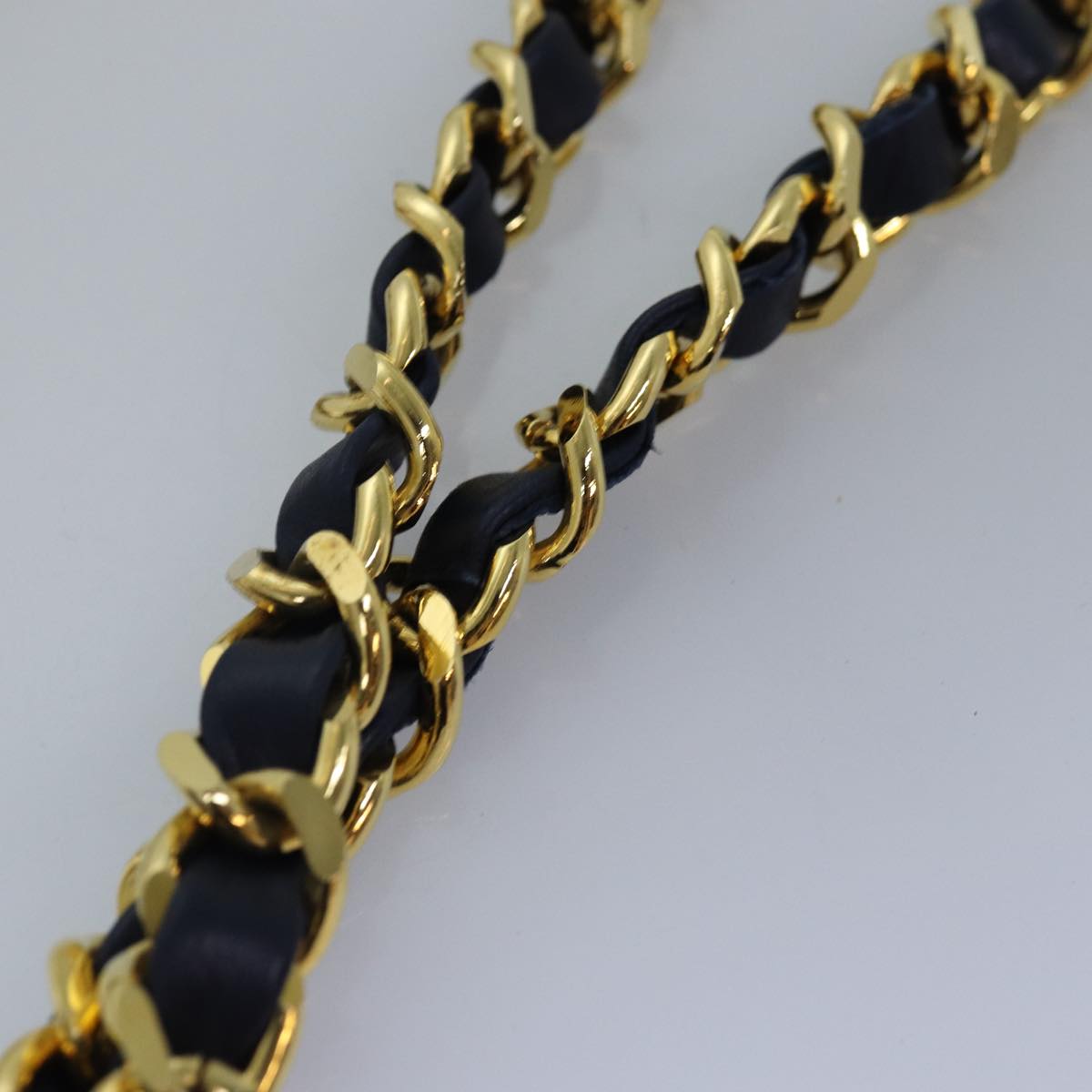 Top Quality Chanel Matelasse Chain Shoulder Bag Lamb Skin Navy CC Auth yk12992