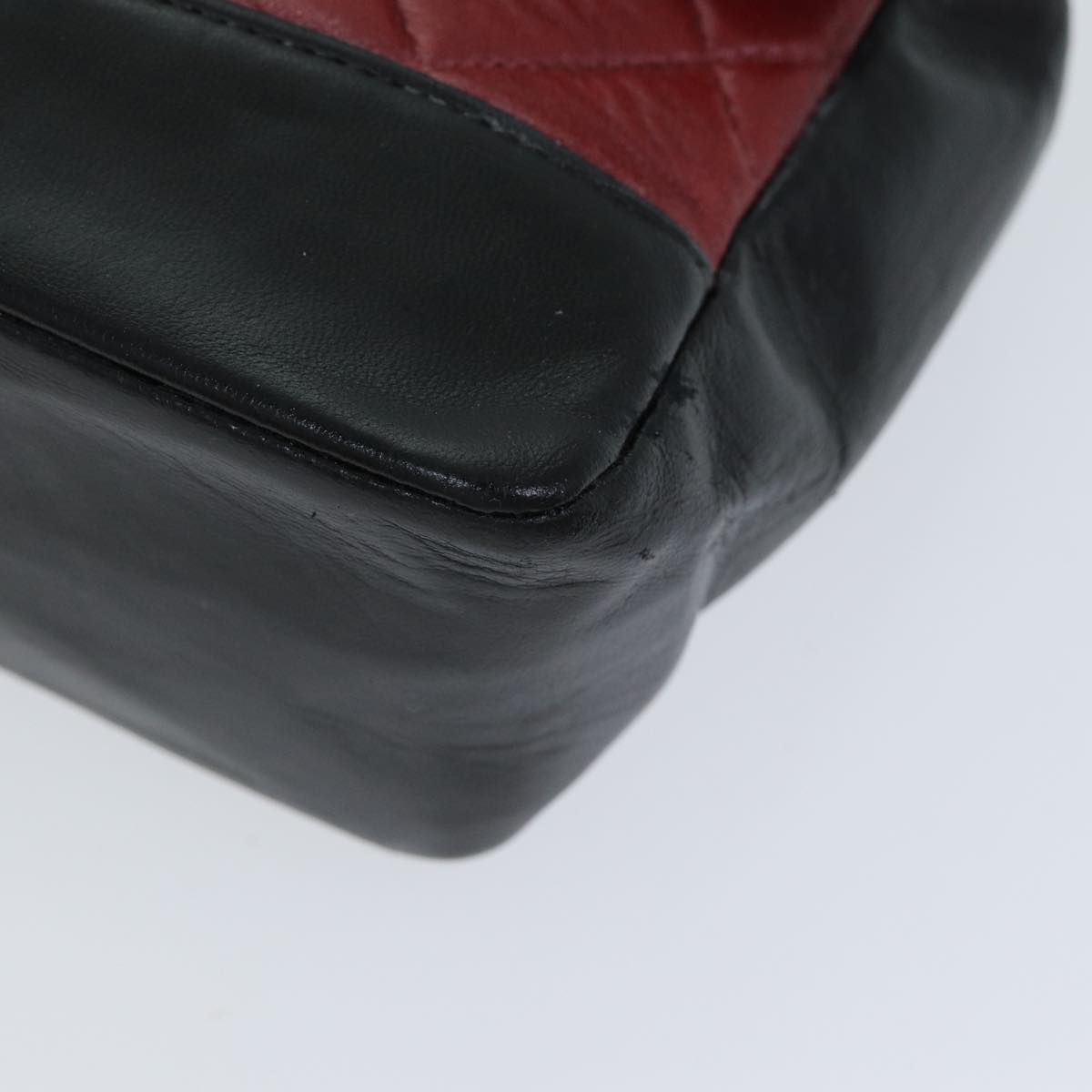 Top Quality Chanel Matelasse Turn Lock Shoulder Bag Lamb Skin Black Red CC Auth yk13361