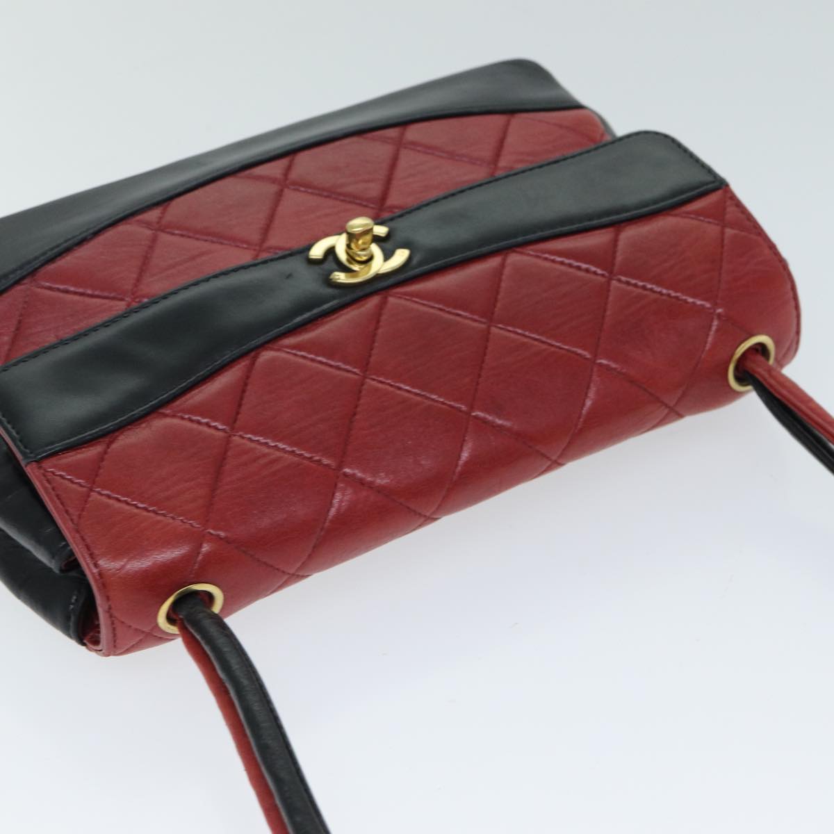 Top Quality Chanel Matelasse Turn Lock Shoulder Bag Lamb Skin Black Red CC Auth yk13361