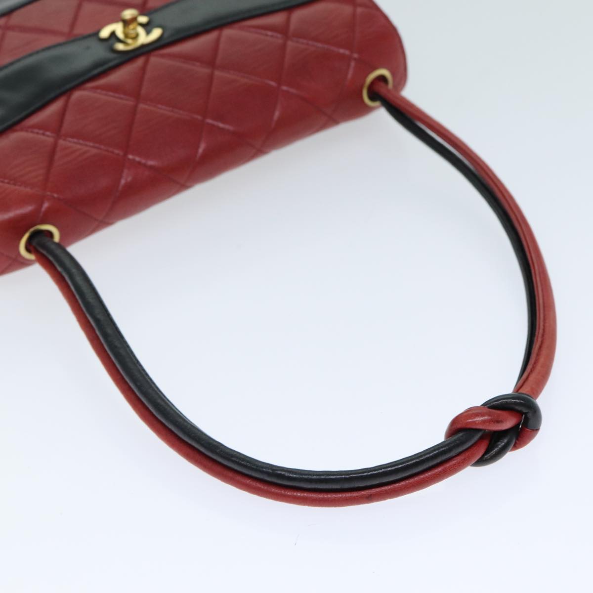 Top Quality Chanel Matelasse Turn Lock Shoulder Bag Lamb Skin Black Red CC Auth yk13361